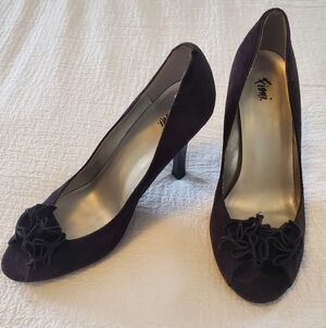 FIONI Black Peep Toe Heels With Rosettes
